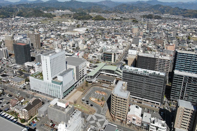 ▲商業施設や都市機能が集まる藤枝駅周辺の中心市街地
